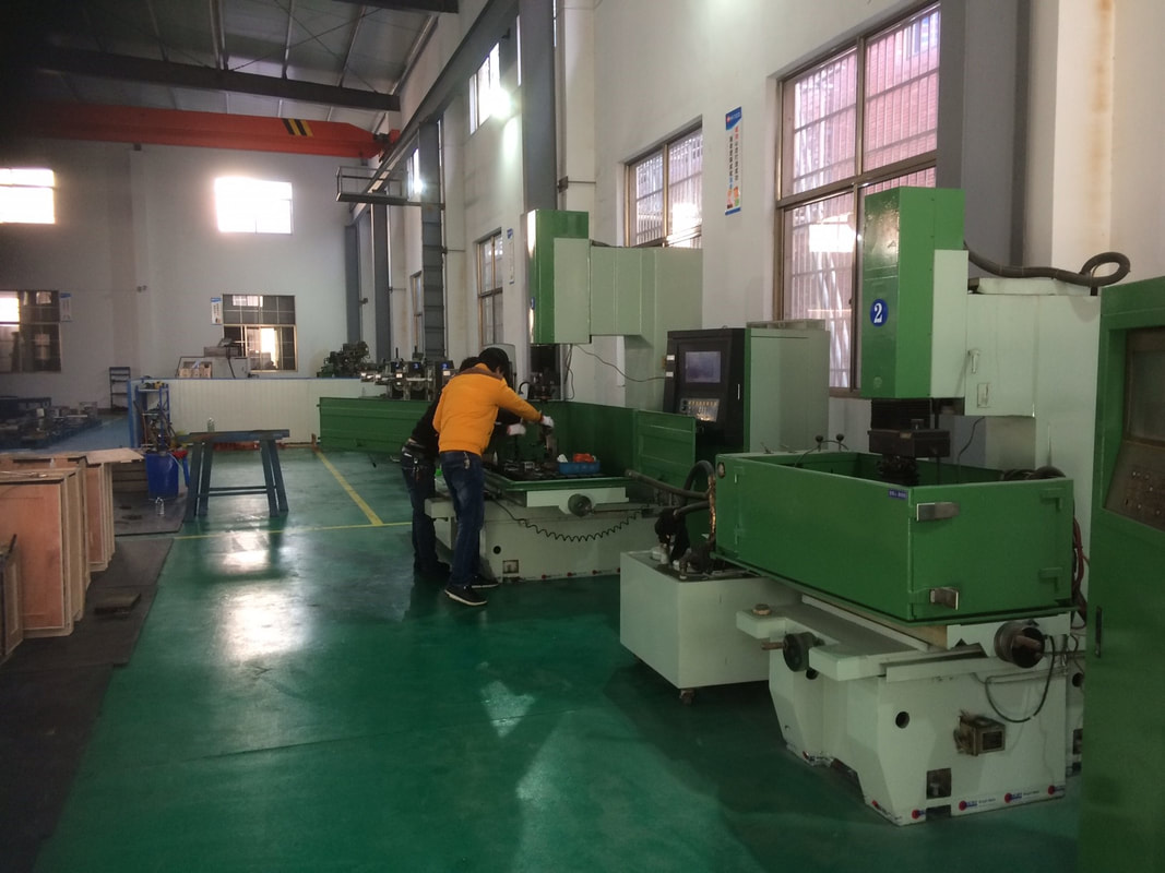 overview of an injection mold factory Zhejiang china